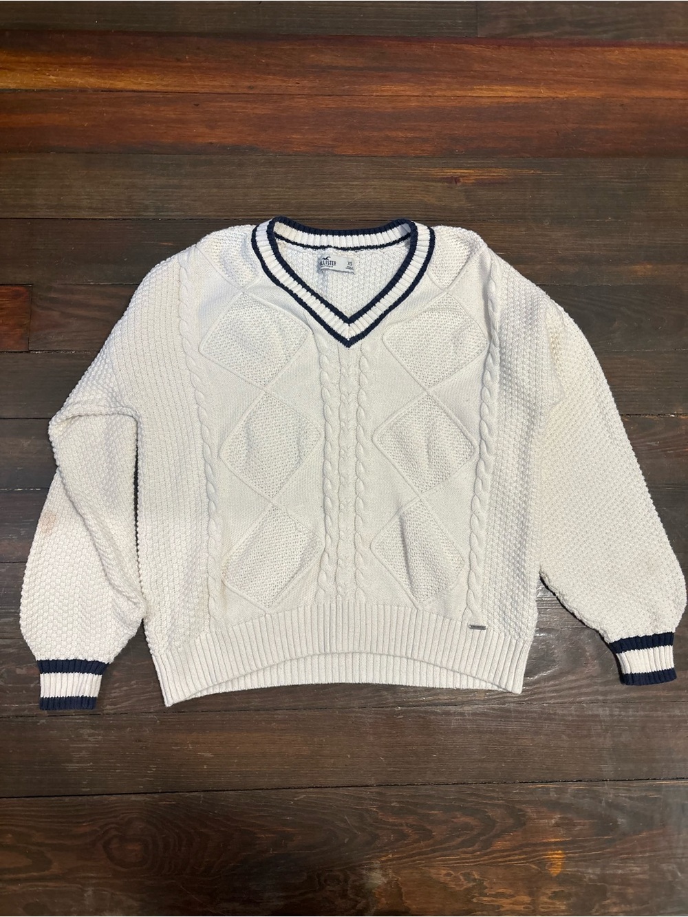Hollister White Cable-Knit V-Neck Sweater with Navy Trim